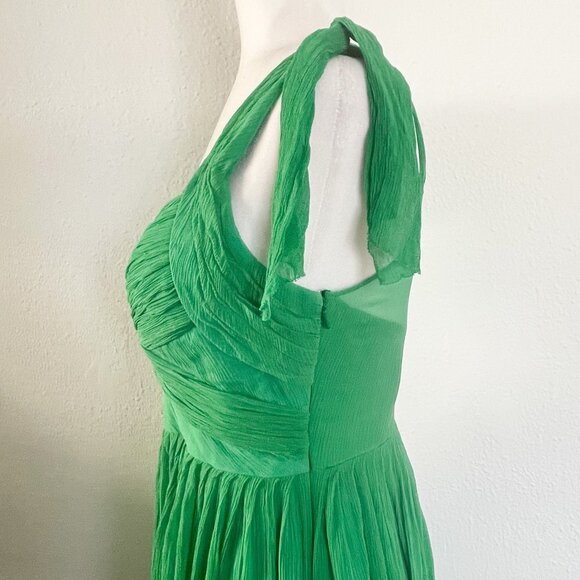 Elegant Green Midi Dress - Picture 7 of 13
